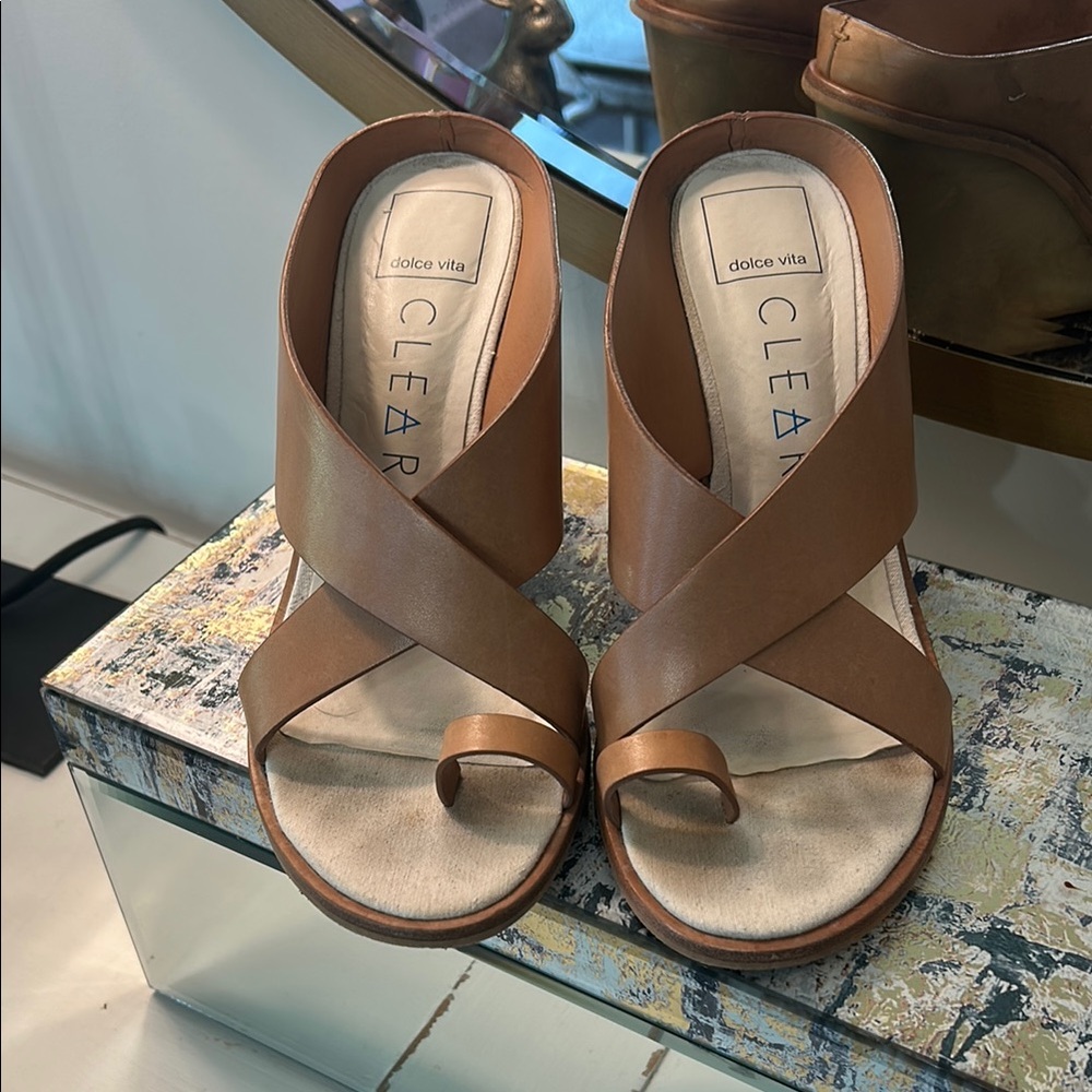 Dolce Vita Tan Sandals with Minimalist Design